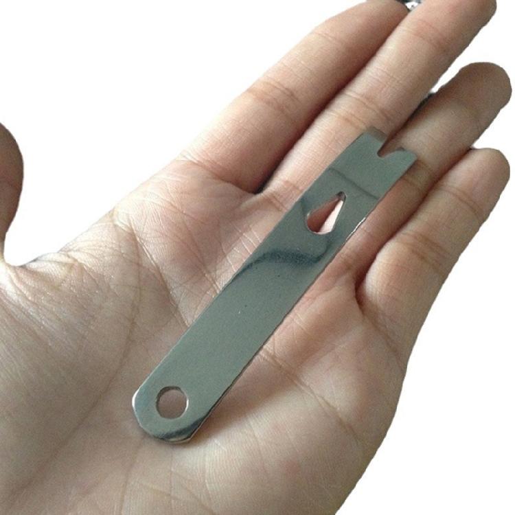 Outdoor Tool Wrenches Pocket Pry Bar Self Defences Security Gadget Pendants for Camping and Hiking Outdoor Utility