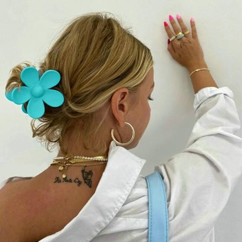 1PCS Candy Colors Big Flower Hair Clip Women Girls Cute Ponytail Makeup Bath Crab Claws Clips Fashion Fresh Beach Headwear Accessories