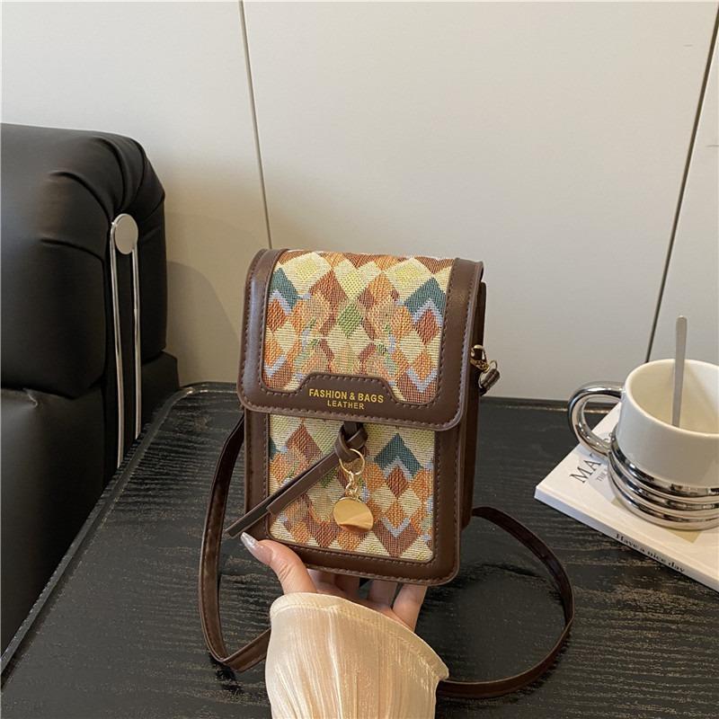 

High-end niche bag women s new retro messenger bag small square bag niche one-shoulder messenger bag women