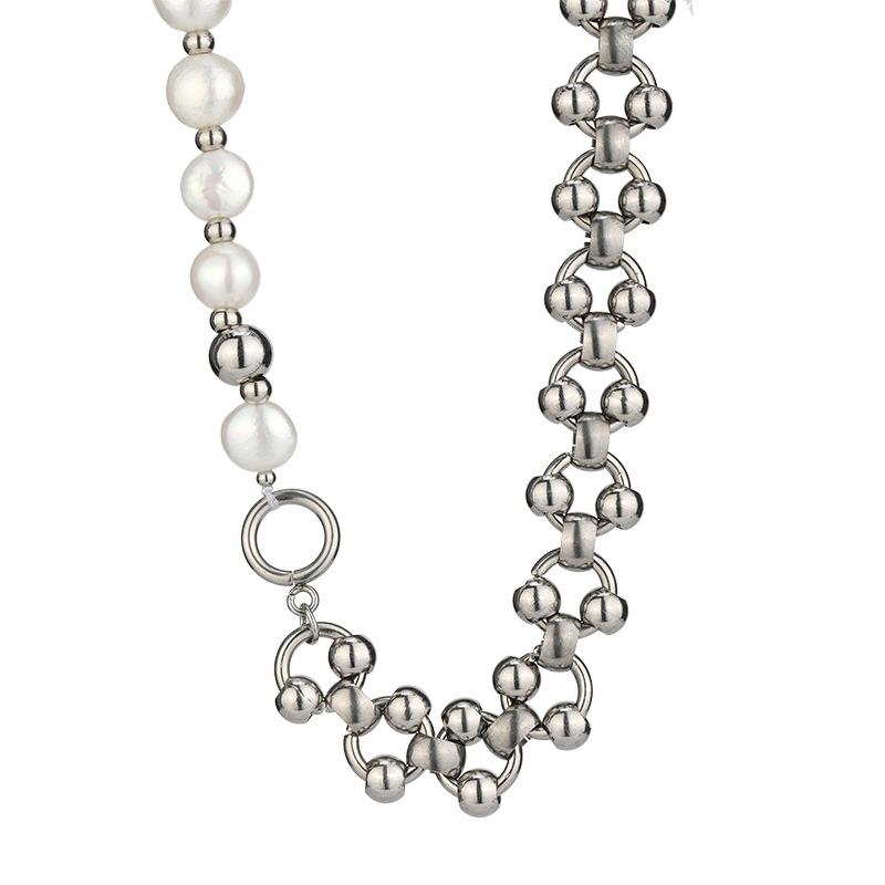 Fashionable Choker Eyecatching Necklace With Luxurious Baroque Pearls And Vintage Elements Inspired