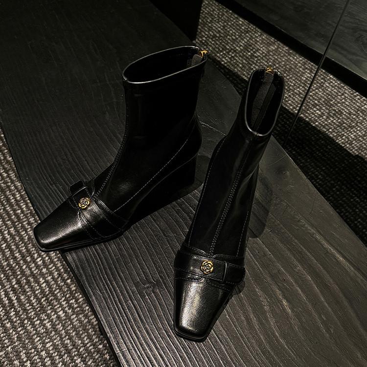 Klopf sanft klopf bequeme Kamelie quadratischer Kopf High Heel kurze Stiefel 2025 Herbst dünner Reißverschluss hinten Mode Stiefel Damen