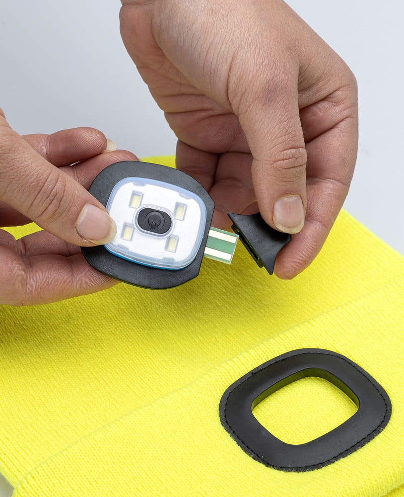 Czapka zimowa z latarką LED ARDON®Boast, czarna