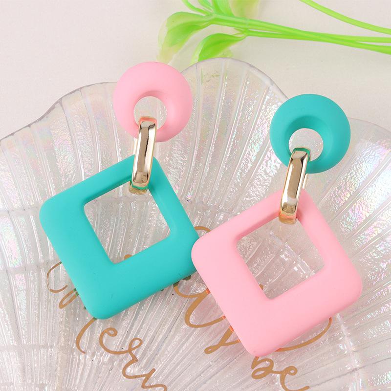 Colorful Hollow Square Earrings for Women Retro Daily Life Girl Simple Sweet Buckle Design Acrylic Earrings Party Wedding Jewelr