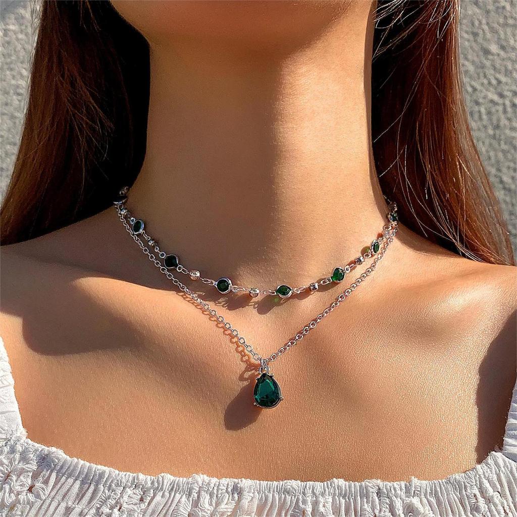 Emerald Gem Temperament Versatile Multi-layer Bow Necklace, Light Luxury Diamond-set Love Flower Necklace