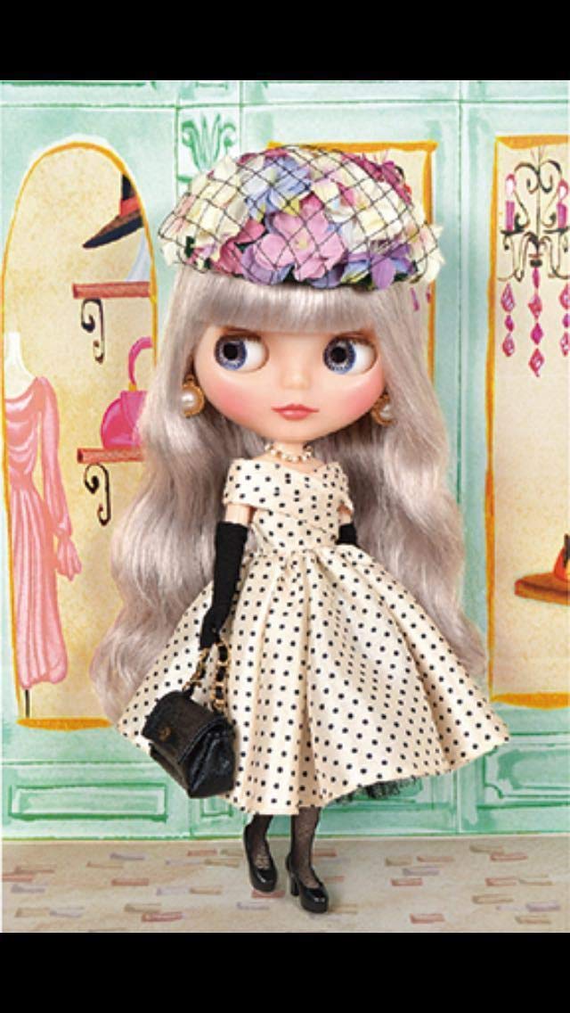 

CWC Limited 18-я годовщина Neo Blythe Ведущая леди Люси