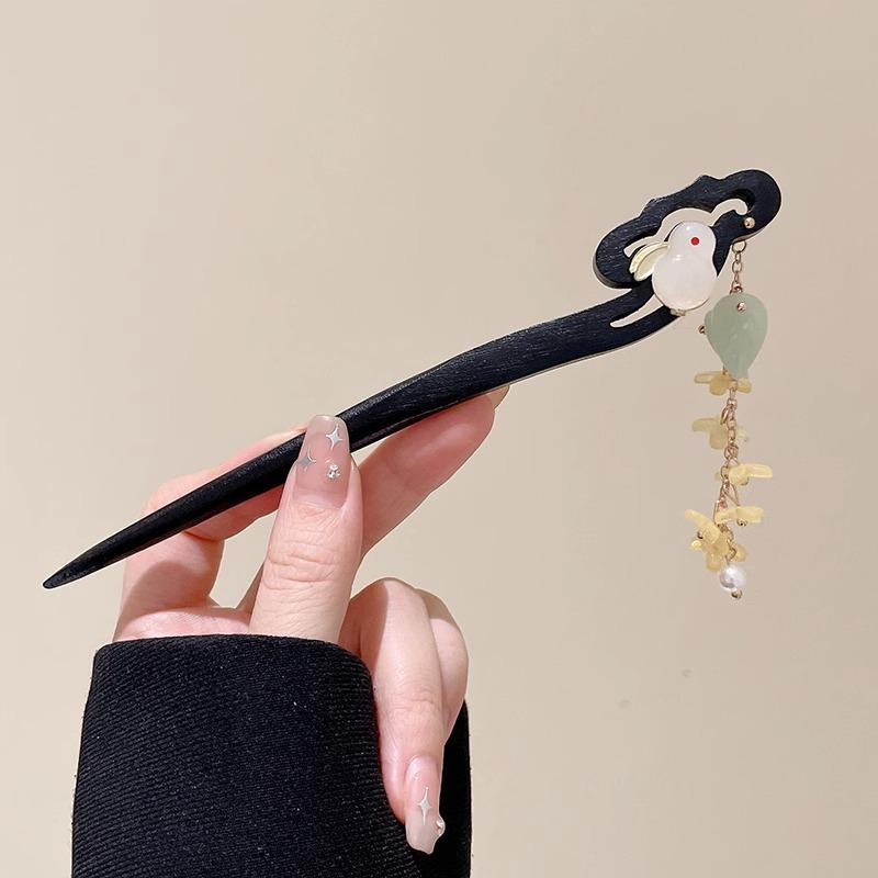 Elegant Retro Tassel Hairpin for Hanfu Updo - Women's Chinese Style Metal Hair Clip