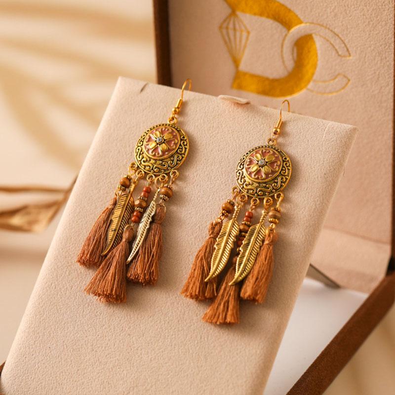 Bohemian Leaf Tassel Earrings for Women Vintage Round Wood Bead Antique Gold Color Alloy Earrings Vacation Party Wedding Jewelry