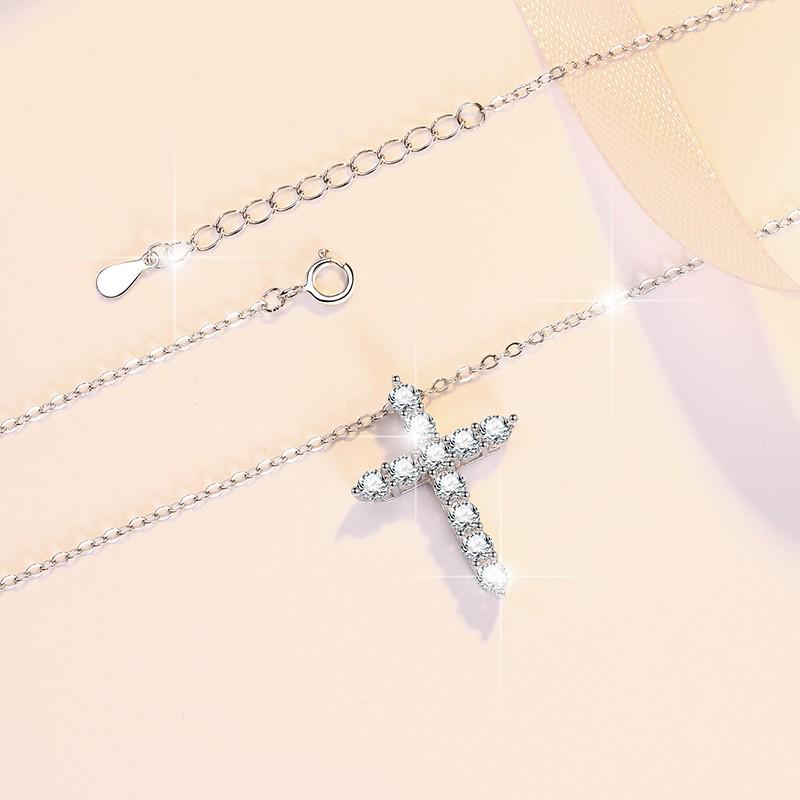 Women's Retro Moissanite Cross Pendant Necklace, S925 Sterling Silver Clavicle Chain