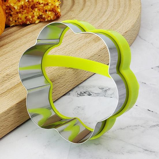 3Pcs Stainless Steel Cookie Cutter with Handles Heart Star Plum Blossom Circle Shapes DIY Baking Molds for Fondant Cookies Cake Decorating Tools