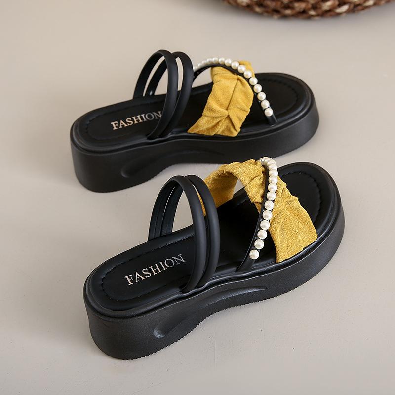 Cool Slippers for Women's Summer Wear 2025 New Fashion Pearl with Skirt Two Wear Sandals Non-slip Pregnant Women