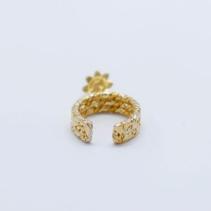 Flower smile twist Earcuff