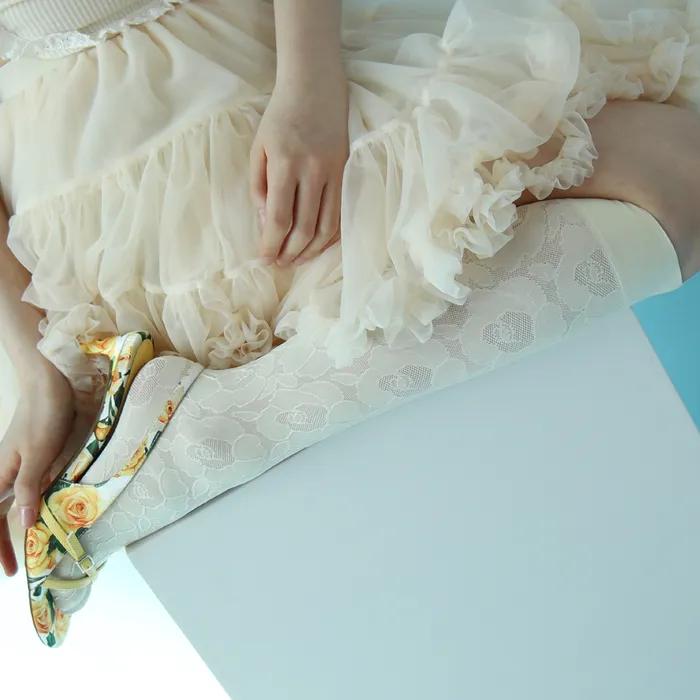 French Rose Knee Socks (Ivory)