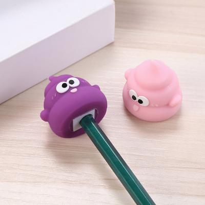 Carino Temperamatite a Forma di Cacca Mini Temperamatite in PVC con Lama in Acciaio al Manganese Portatile Temperamatite Taglio Liscio per Bambini Studenti Divertente Decorazione da Scrivania