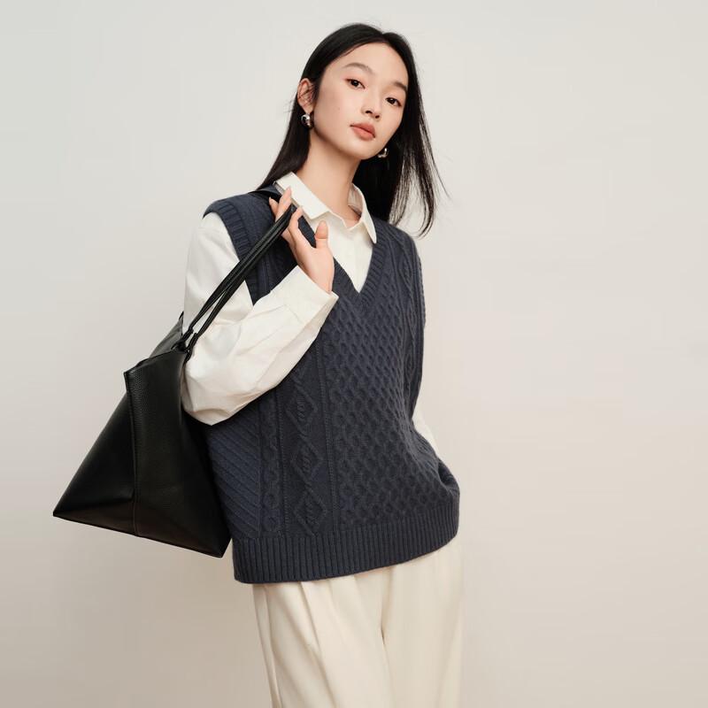 Elva' Island Women's Diamond Knit V-Neck Vest