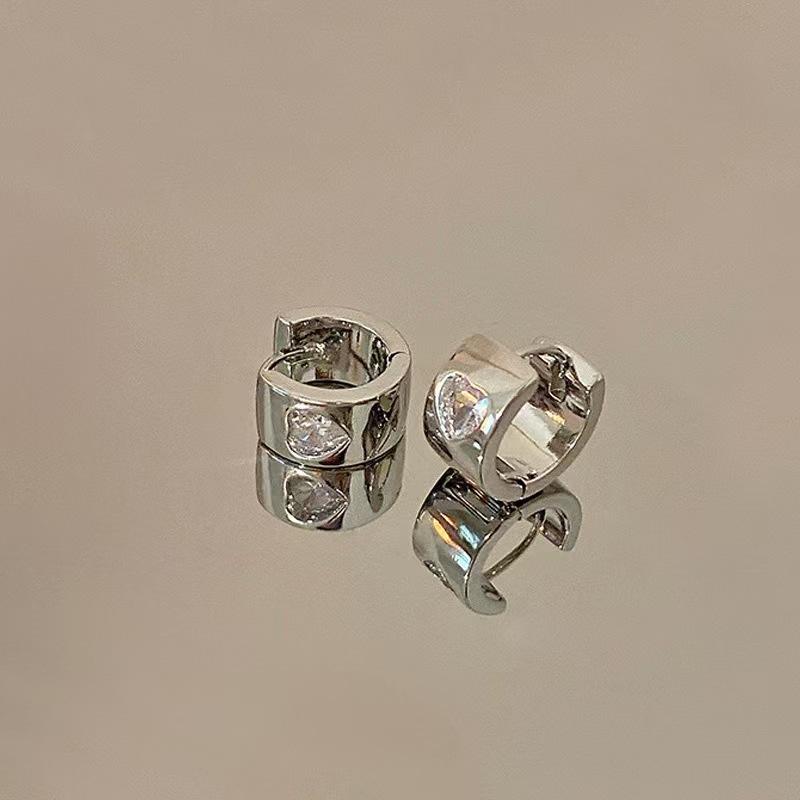 

Fashion heavy industry stud earrings temperament love zircon earrings simple wide face circle earrings exquisite earrings серебряный