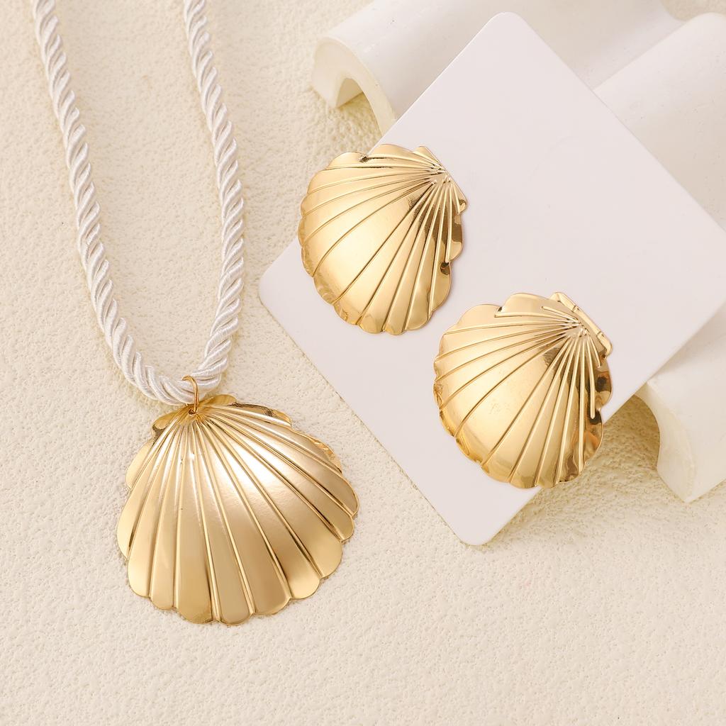 Personality Exaggerated Shell Earrings And Necklace Set For Women Holiday Style Simple Fashion Scallop Jewelry