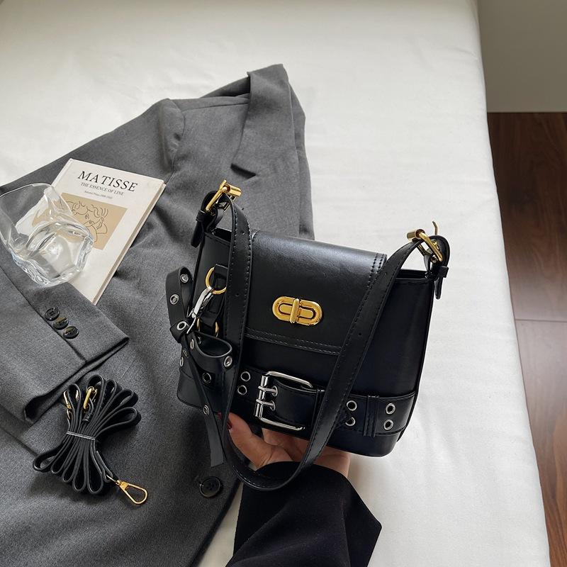 Высококачественная ручная сумка-локомотив женская осенняя новая модная простая маленькая квадратная сумка на плечо трендовая женская сумка для commuters