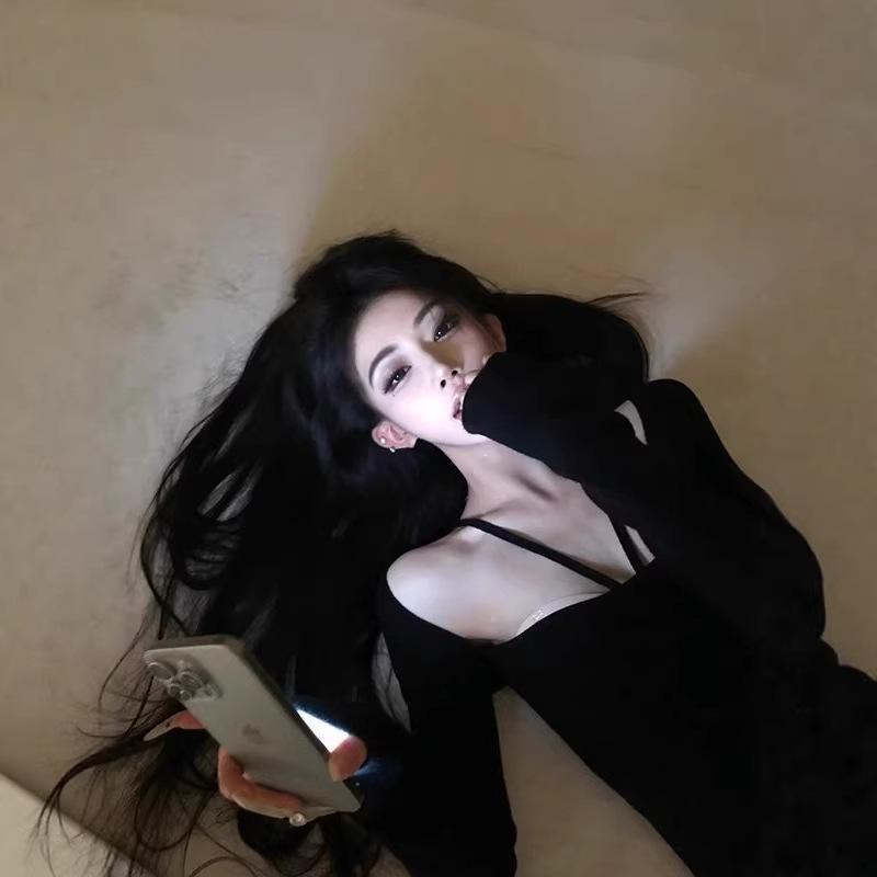 Women s Black Off-Shoulder Halter Neck Long Sleeve Top - Slimming and Sexy Autumn/Winter Layer Large чёрный