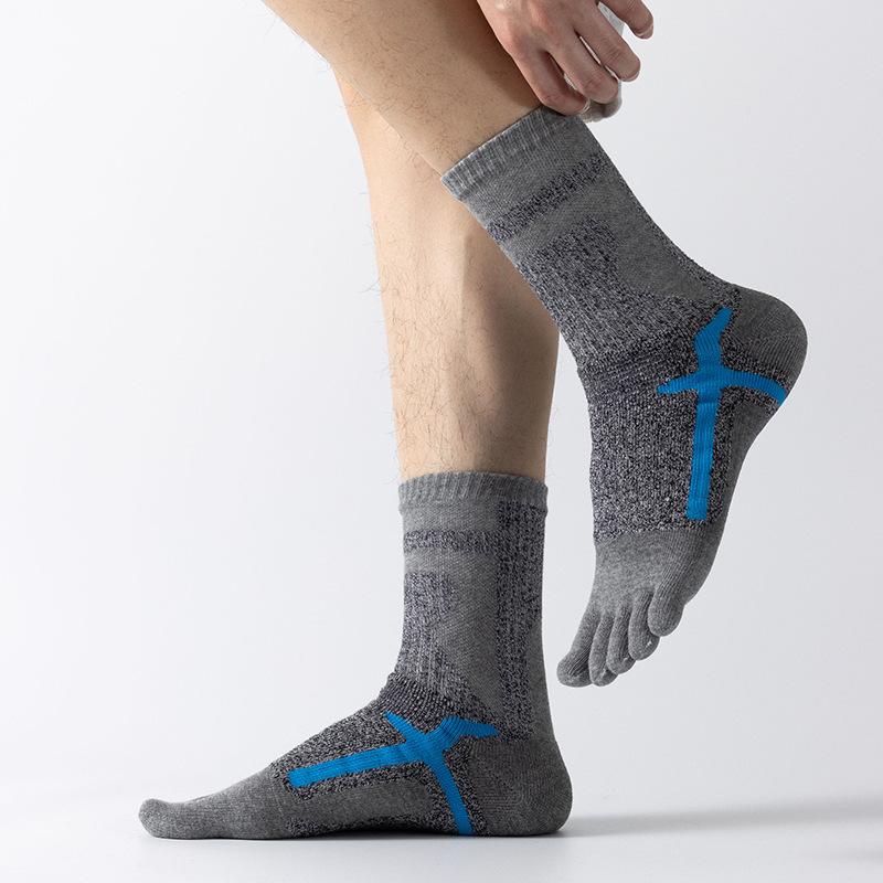 

Мужские спортивные носки с пятью пальцами, дышащие носки для активного отдыха, пешего туризма и альпинизма, носки для баскетбола и бега 1 pair светло-серый
