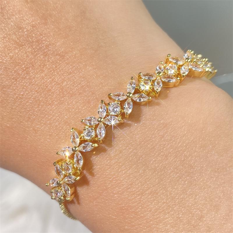 Classic Shiny Clear Zircon Flowers Adjustable Charm Bracelets for Women Sliver Color Fashion Wedding Zircon