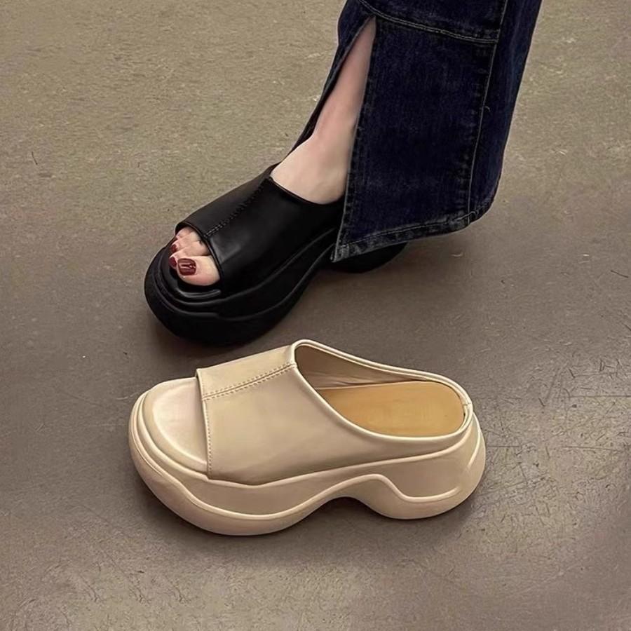 Muffin Thick-bottomed Cool Slippers for Women's Summer Wear 2025 New European Station Niche Small Person Height Beach One-word Drag
