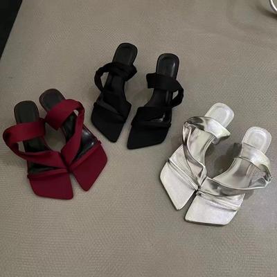 Mode 2024 Neuheiten Eckige Zehenpartie Extravaganter Stil Damen Slipper Gerader Riemen Seide Mode Einfarbig Sexy Nischendesign Sommer Damen Schuhe