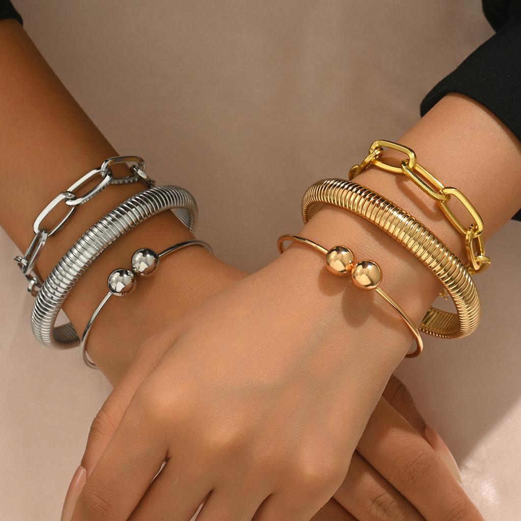 European and American Light Luxury Style Women's Bracelet Set Geometric Metal Woven Design High-end Feel Bracelet Versatile Jewelry
