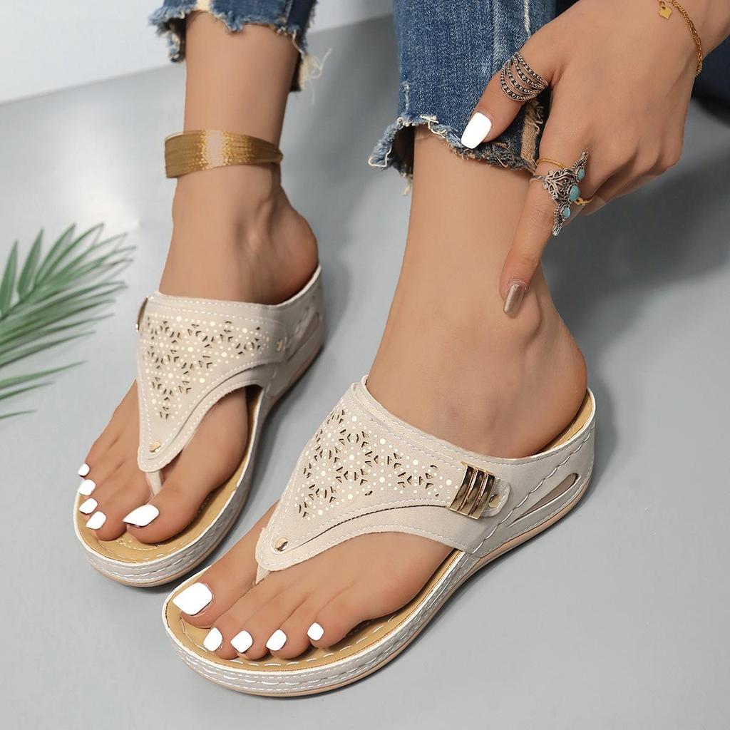 2024 Summer Women's Plus Size Round Toe Thick Sole Fashion Sandals - Solid Color & Hollow Out Thong Style
