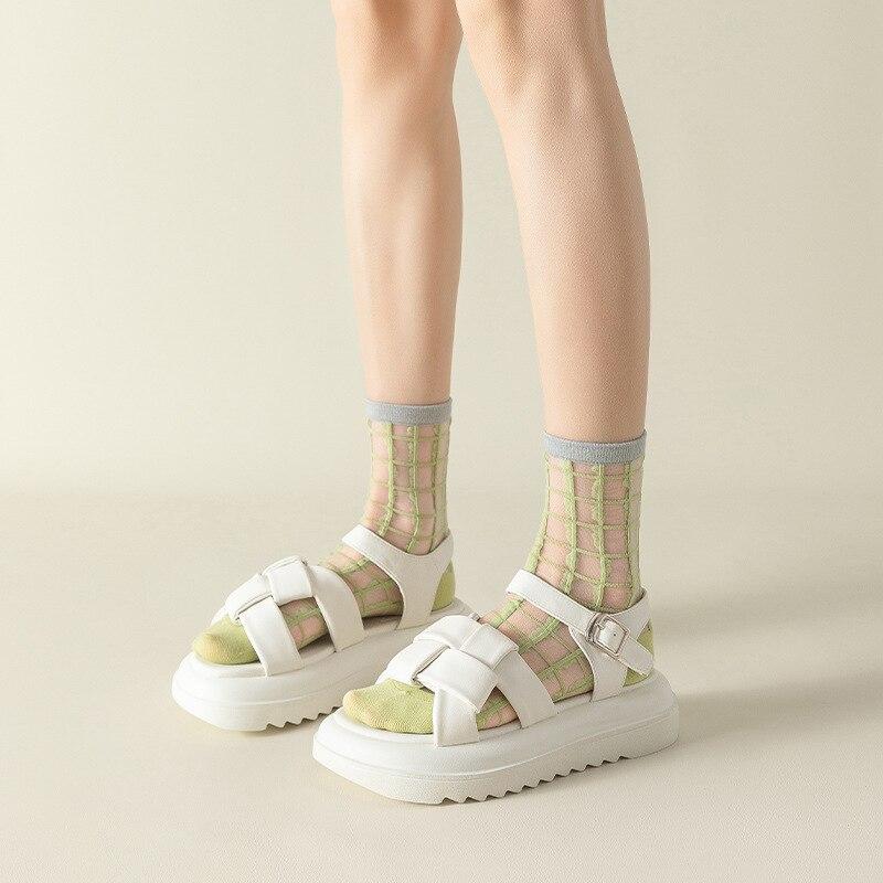 Plaid Kristall Seide Socken Frauen Casual Mode Sommer Elastische Lange Socken Koreanischen Stil Harajuku Ultra-dünne Transparente Frauen Socken