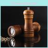 Rustikt träkryddkvarnset med justerbar mekanism för matlagningsentusiaster