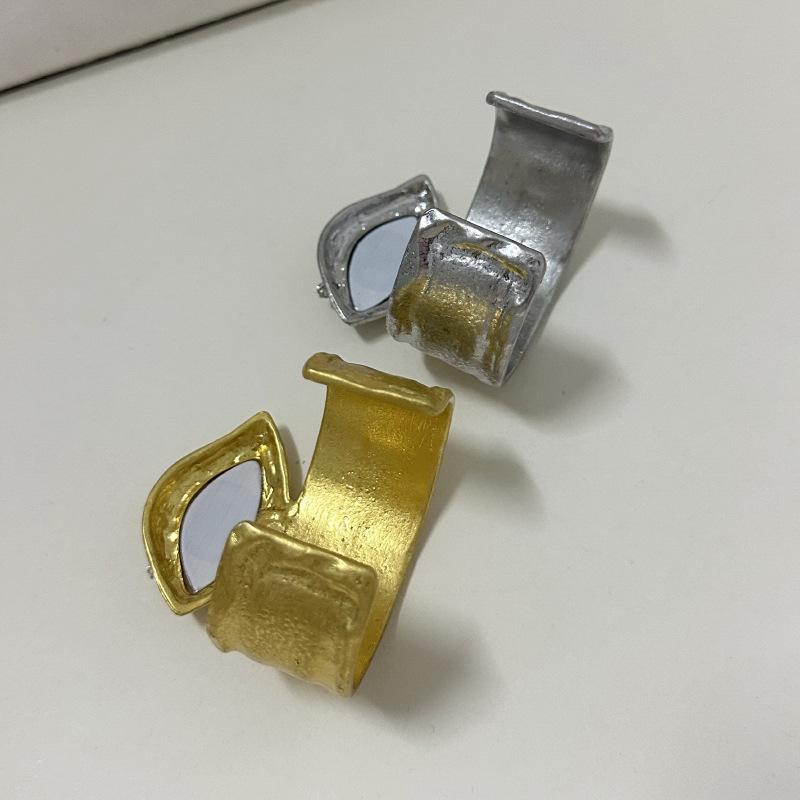 Vintage Personalized Metal Blue Eyes Cuff Bracelet For Women Fashion Jewelry Exaggerated Hand Open Bangles Accessories Gifts