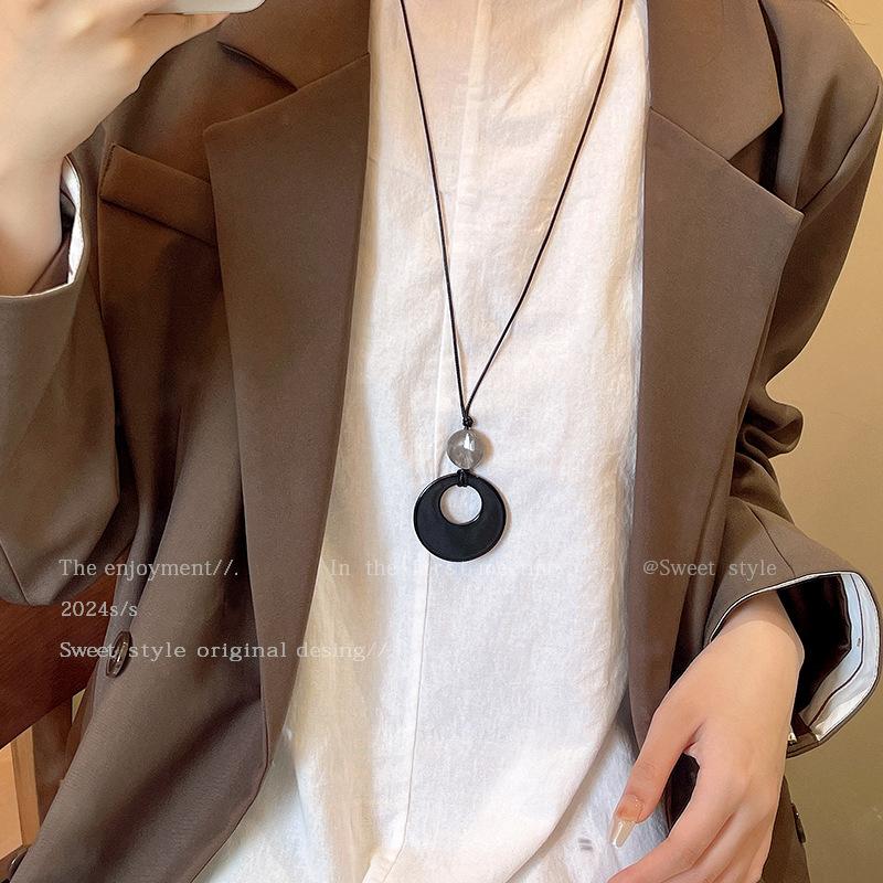 Guofeng Ringanhänger schwarze Kordel lange Halskette weiblich Nische Internet-Berühmtheit Pulloverkette mit Accessoires