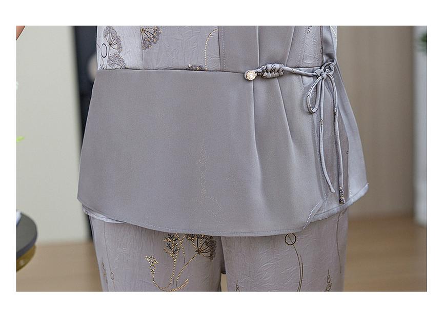 Stylish Summer Fashion Set for Middle-Aged Moms: Plus Size Two-Piece with Loose, Belly-Covering Shirt