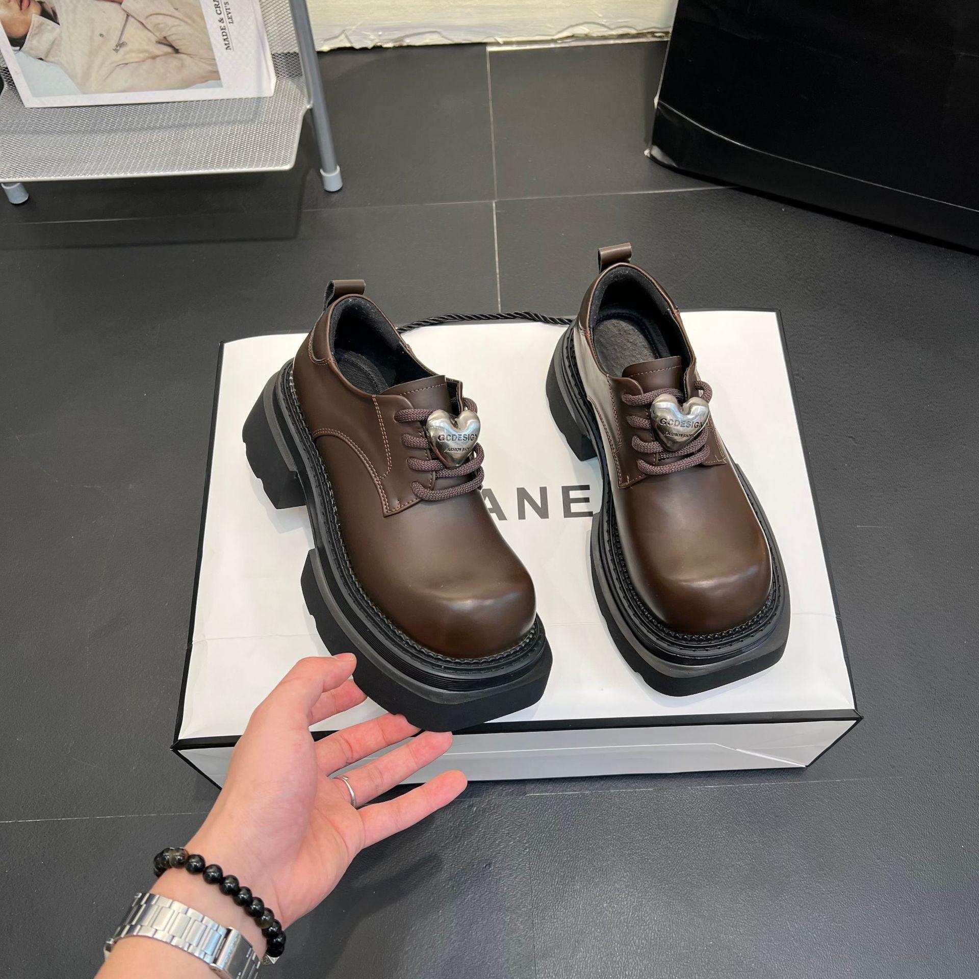 

Маленькие кожаные туфли на платформе, женские, из мягкой кожи, черного цвета, в британском стиле, модные, универсальные, Love Loafers, одинарные туфли 37 темно-коричневого