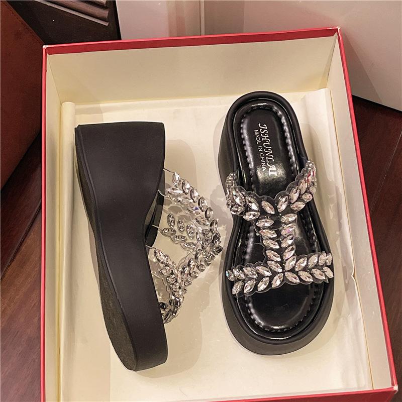 

Крутые тапочки на высоком каблуке, увеличивающие рост, уличная обувь, женские летние модные новые универсальные тапочки-швабры на танкетке, толстая подошва, стразы 39 чёрный