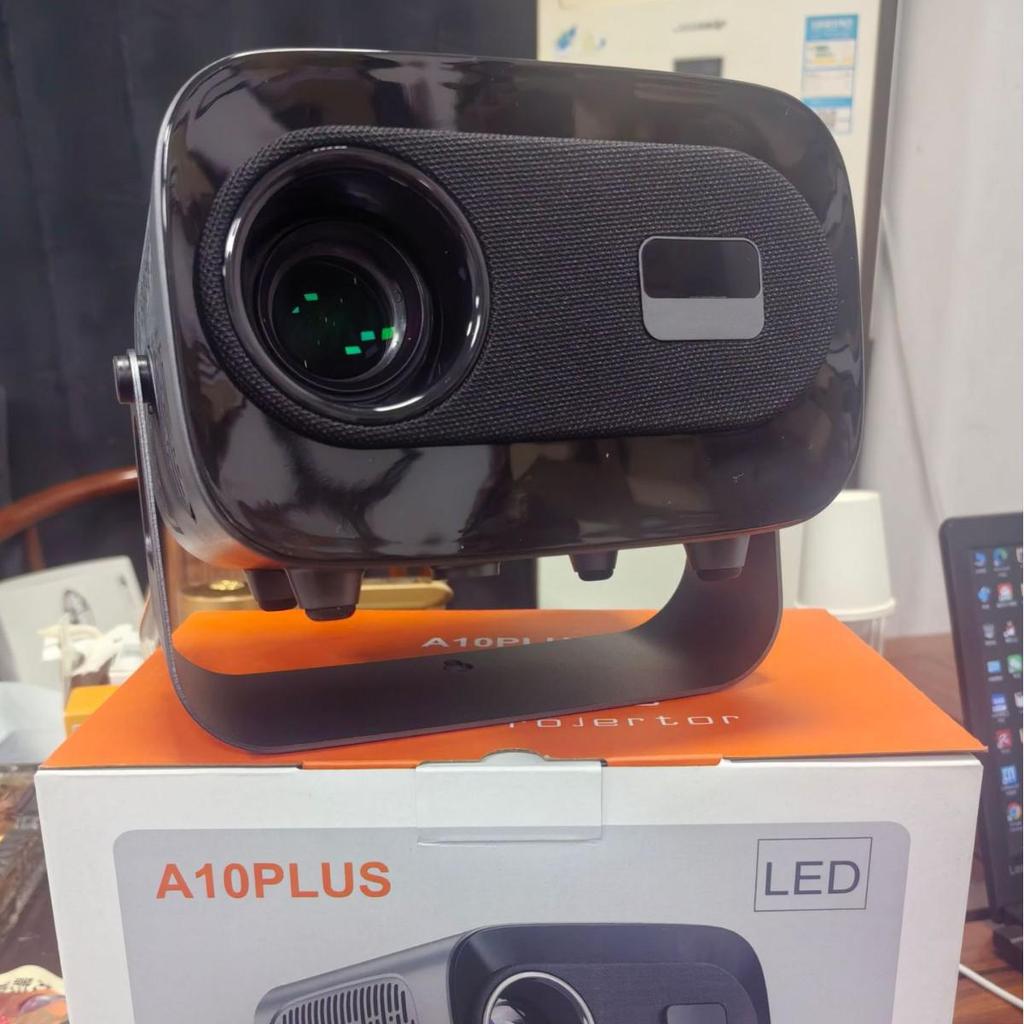 Yuntai A10 Tragbarer HD Smart Home Theater Projektor 1080P