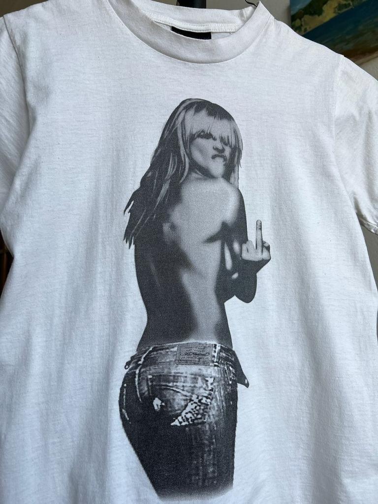 Kate Moss Middle Finger Photoshoot Potrait T Shirt QT2165