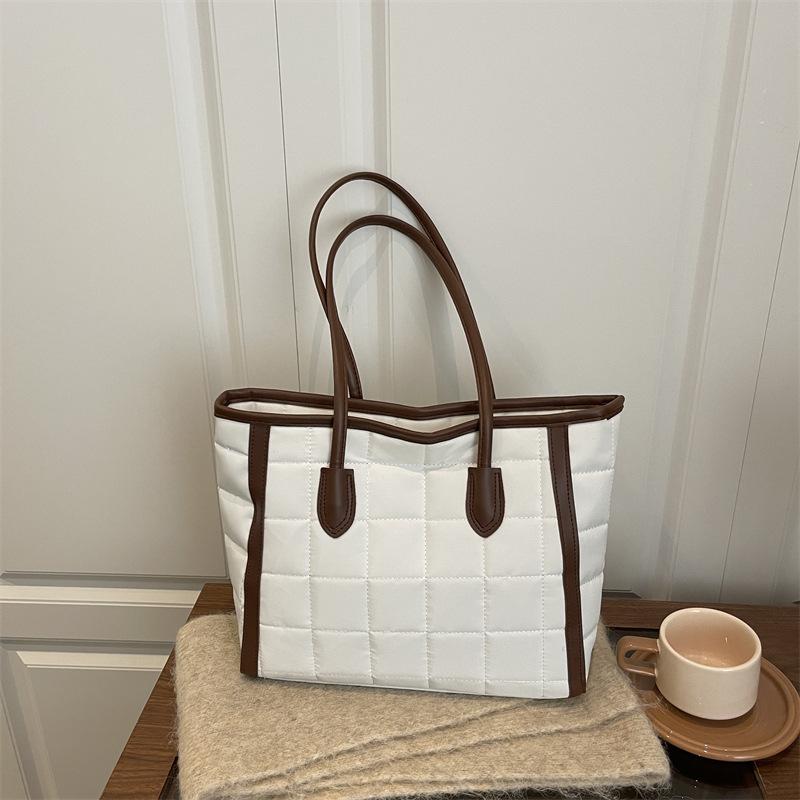 Large Capacity Tote Bag Autumn Winter Fashion Commuter Bag for Ladies Work Shopping Weekend Trip Accessory