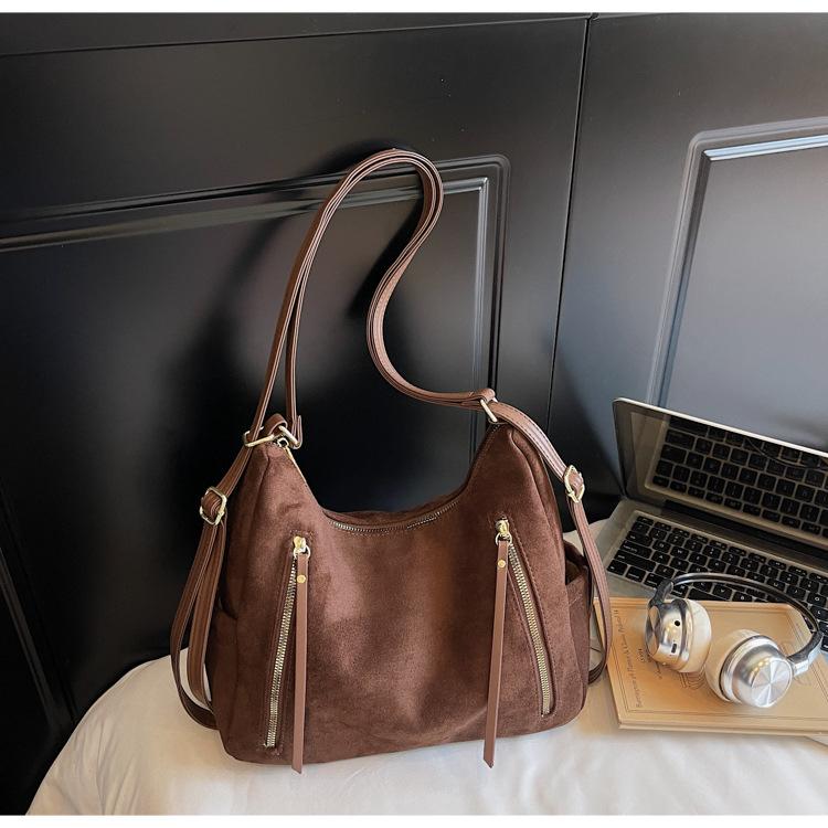 

Стильная ретро наплечная сумка-мессенджер Новая вместительная женская сумка для поездок на работу Универсальный простой рюкзак темно-коричневого