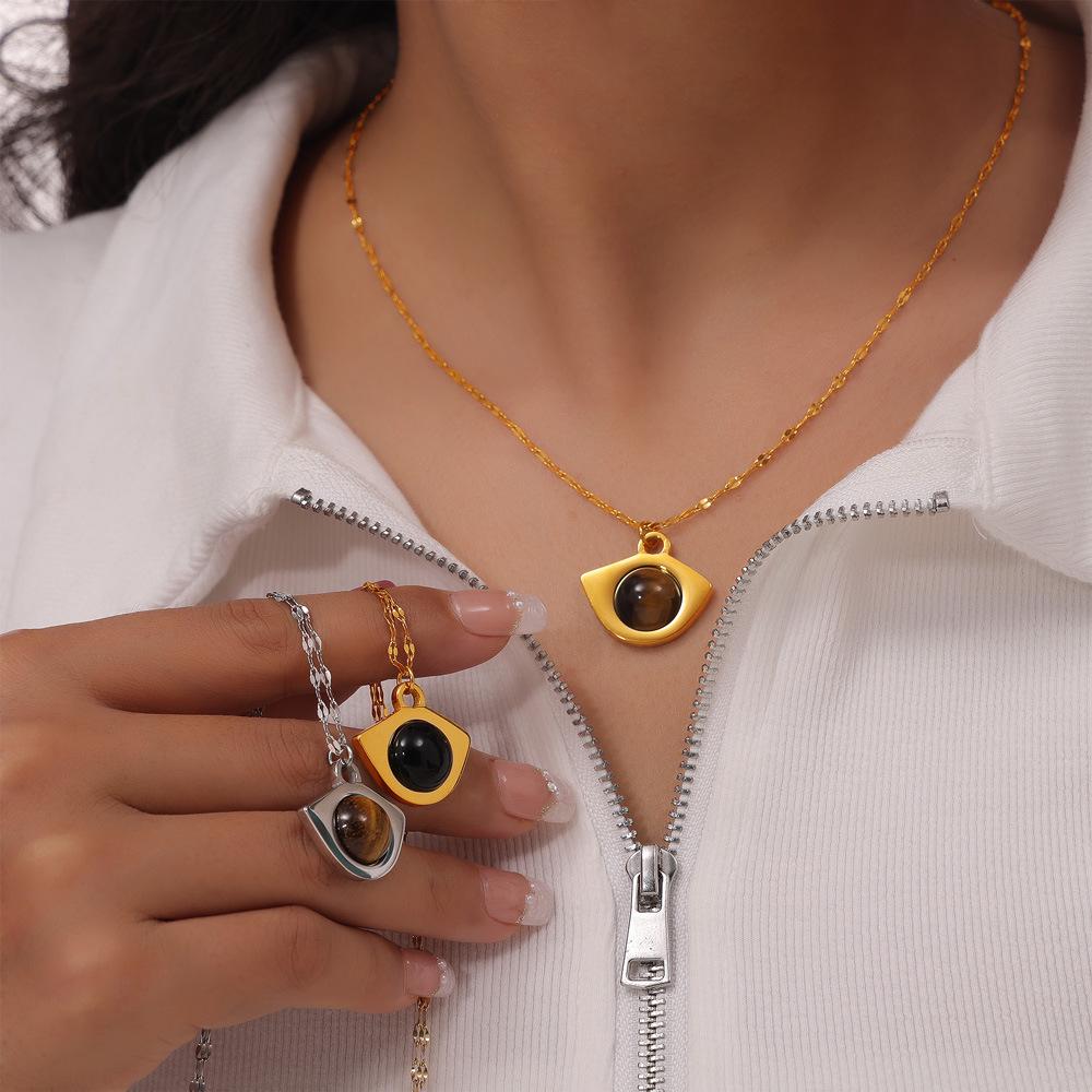 Retro Tiger Eye Fish Mouth Titanium Steel Necklace for Women - Fashionable Light Luxury Design
