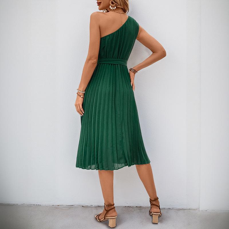 New elegant pleated skirt asymmetrical solid color slanted shoulder dress