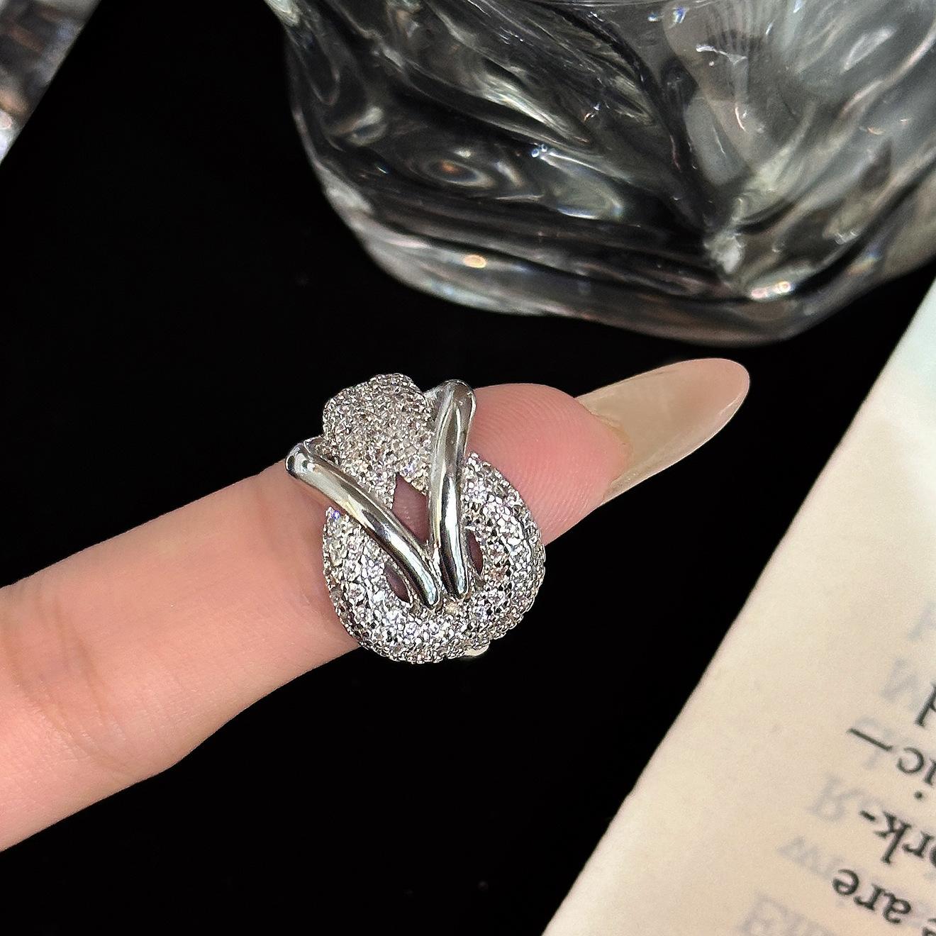

Micro-studded Diamond Cross Knot Ring Vintage Premium Knot Ring Opening платиновий