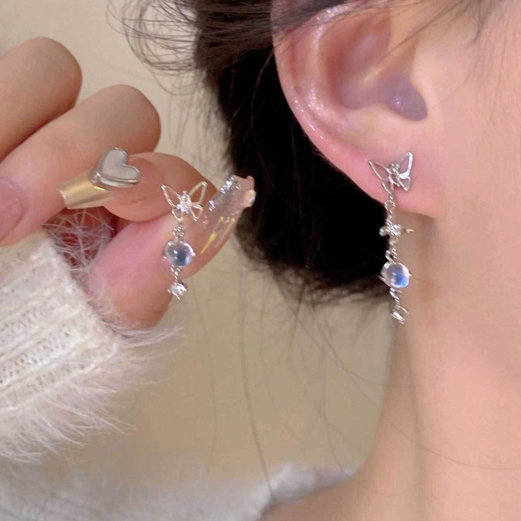 Koreanischer Stil Nicht-Piercing Ohrclip mit langem Quaste, Perlmutt Schmetterlings Design für Damen - High-End, Coole Mode.