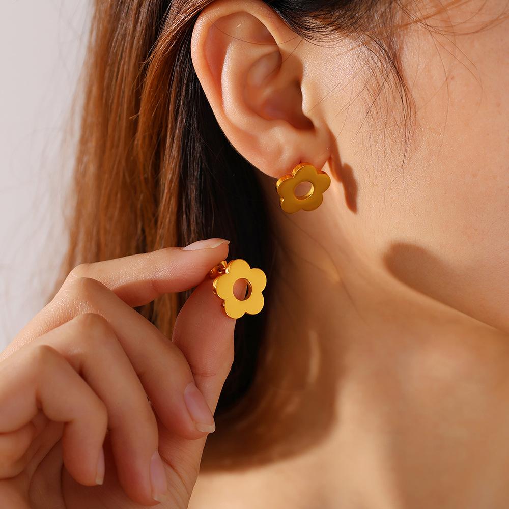 Brincos de botão florais frescos, doces, versáteis e brilhantes para mulheres, aço inoxidável, brincos do dia a dia em estilo nicho ins