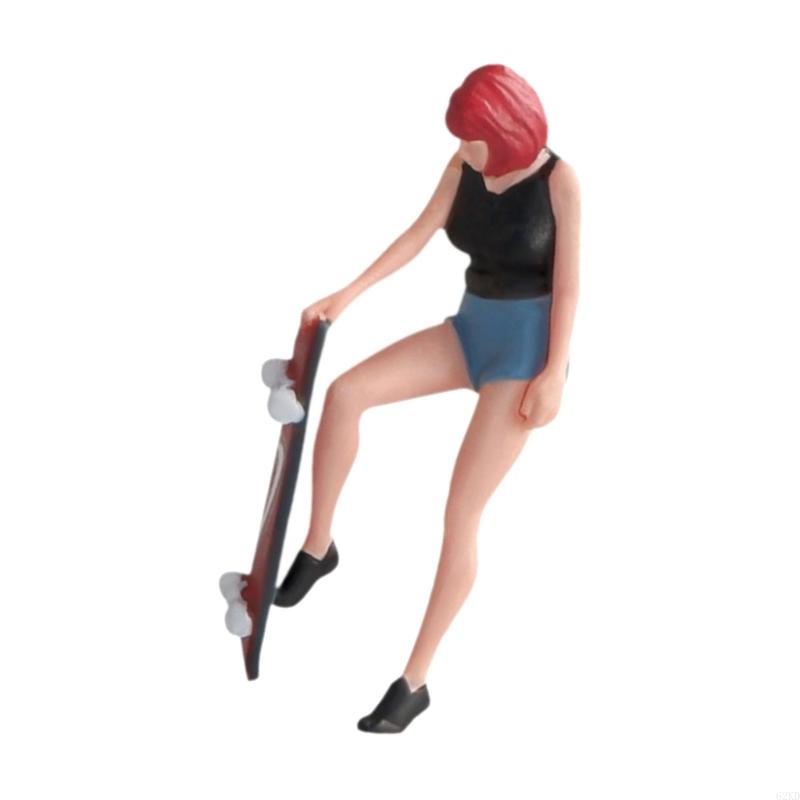 62KD 1/64 Scale Realistic Resins Skateboard Boy Girl Sculpture for Model Train Layouts and Dollhouses Landscape Decorations