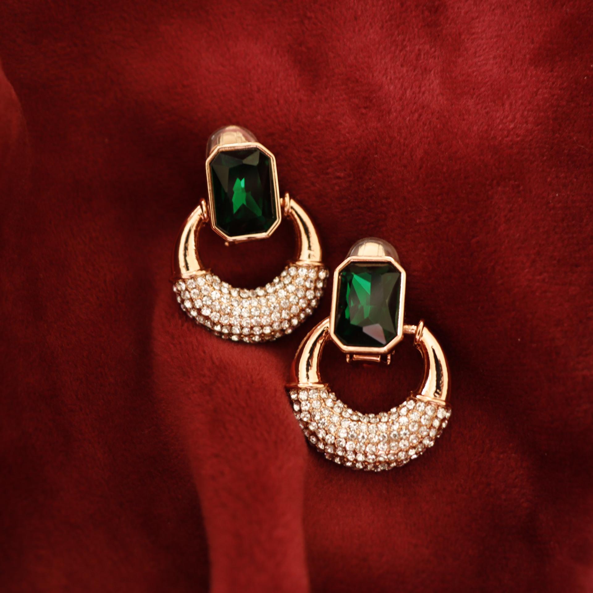 Gold-Plated Vintage Artistic Emerald Inlaid Stud Earrings
