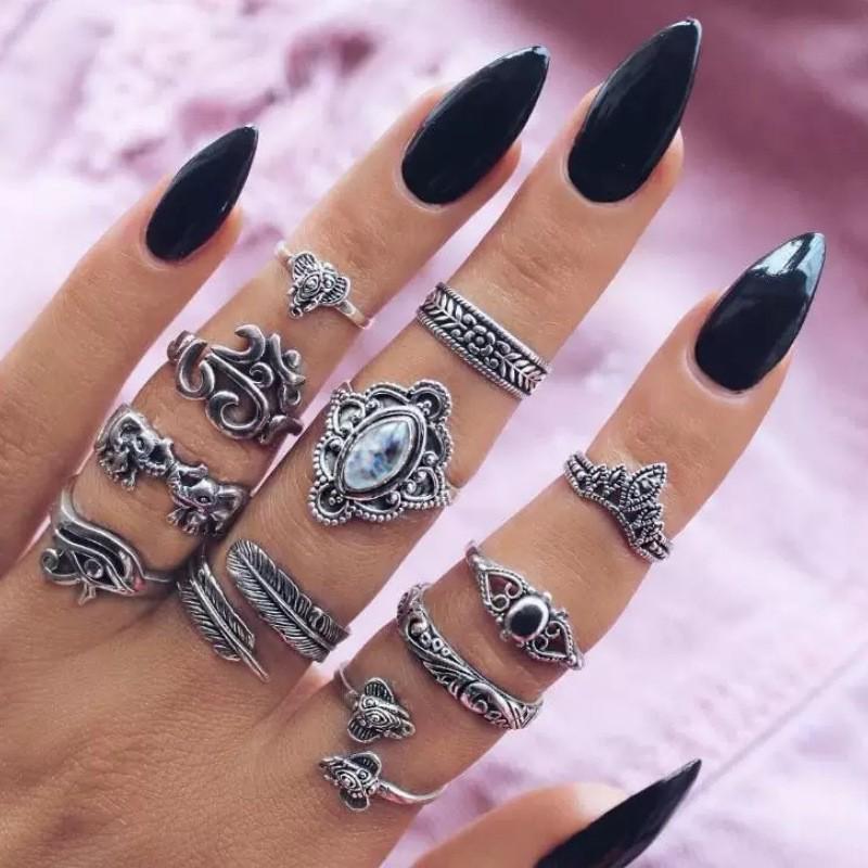 Retro Floral Carved Multi-Piece Stacking Ring Set