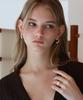 Reindeer Murmur Earring 09