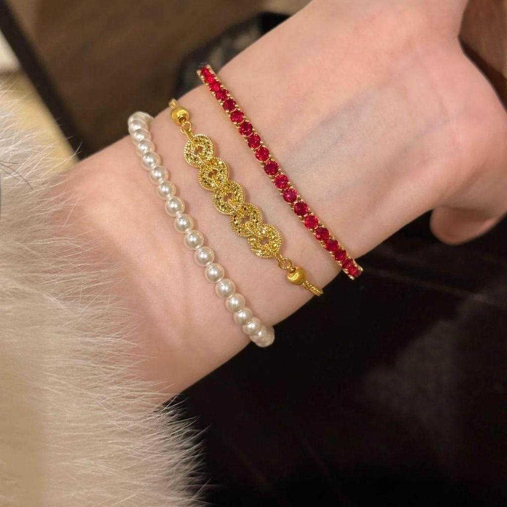 Gold-Plated Crushed Ice Five Emperor Coins Bracelet: Women's Light Luxury, Niche High-End Style for Wealth and Good Fortune.