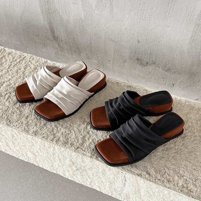 Sheepskin version~ Summer new Korean version pleated design one-word broadband slippers women's slope heel open-toed light-mouth cool slippers~